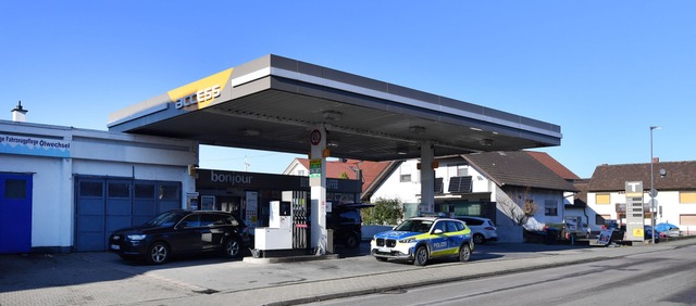 Die Tankstelle ist nach dem brand geschlossen  | Foto: Wolfgang Knstle