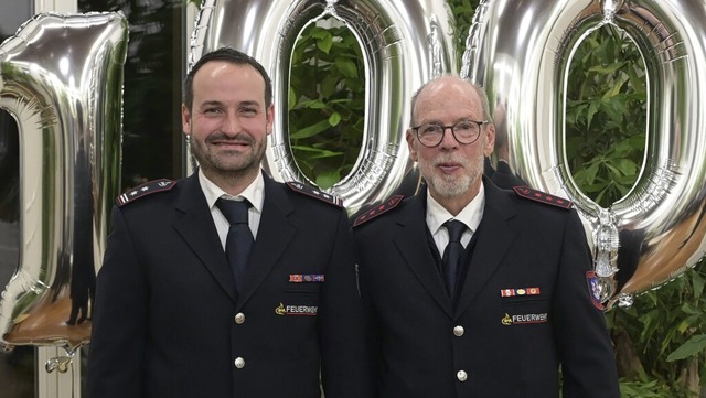 100 Jahre alt wird 2025 die Feuerwehr ...ade sind schon 25 und 40 Jahre dabei.   | Foto: Markus Zimmermann