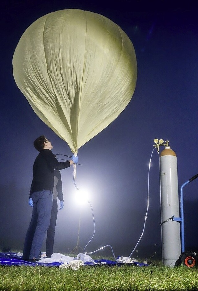 Per Ballon werden Luftproben aus der Stratosphre gewonnen.  | Foto: Hochschule