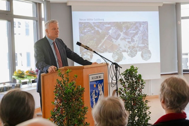 Sulzburgs Brgermeister Dirk Blens bei seiner Neujahrsansprache  | Foto: Volker Mnch