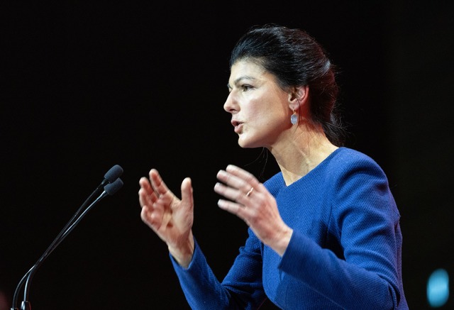 Die BSW-Vorsitzende, Sahra Wagenknecht...tsspirale bei der inneren Sicherheit".  | Foto: Hannes P. Albert/dpa