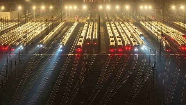 Hochgeschwindigkeitsz&uuml;ge in China.  | Foto: Li Ran/Xinhua/dpa