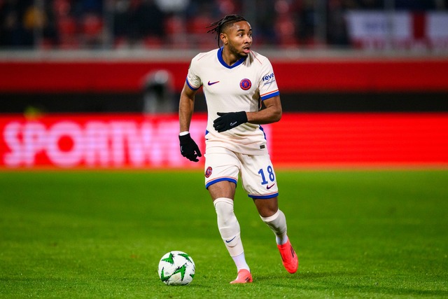 Laut Sportdirektor Christoph Freund ke...l;r den FC Bayern: Christopher Nkunku.  | Foto: Tom Weller/dpa