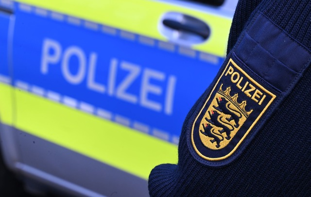 Die Polizei ermittelt, in welchem Verh...Opfer zueinander standen. (Symbolbild)  | Foto: Bernd Wei&szlig;brod/dpa