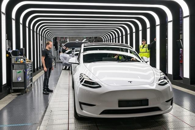 Tesla fertigt erste neue Model-Y-Autos in Deutschland