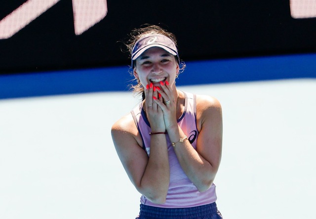 Kann Ihr Gl&uuml;ck bei den Australian Open kaum fassen: Eva Lys.  | Foto: Frank Molter/dpa