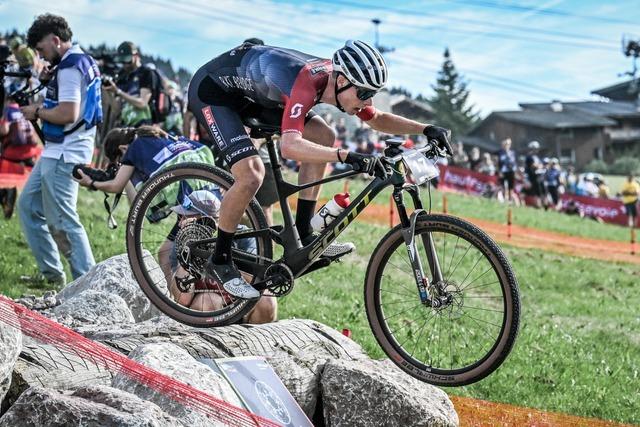 Bumchen wechsel dich auf dem Bike