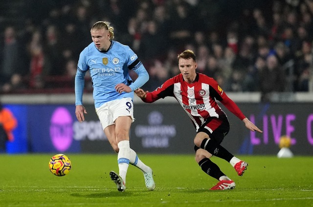 City-Superstar Erling Haaland blieb beim 2:2 in Brentford ohne Treffer.  | Foto: Nick Potts/PA Wire/dpa