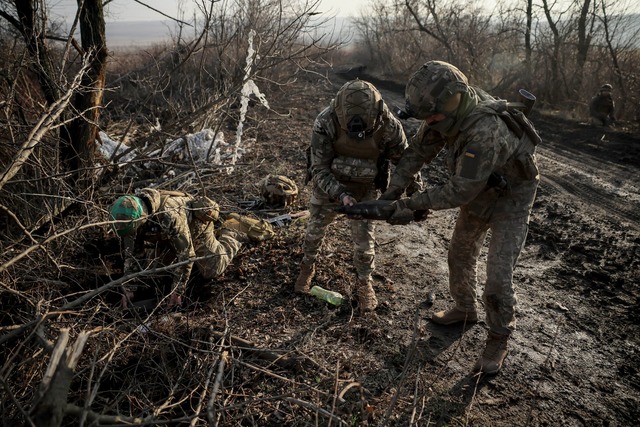 WEF-Umfrage: 2025 stehen bei Risiken Krieg und Konflikte an erster Stelle.  | Foto: Oleg Petrasiuk/Ukrainian 24th Mechanised brigade/AP/dpa