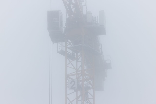 Die deutsche Wirtschaft steckt in der Rezession, das Baugewerbe schw&auml;chelt  | Foto: Rolf Vennenbernd/dpa