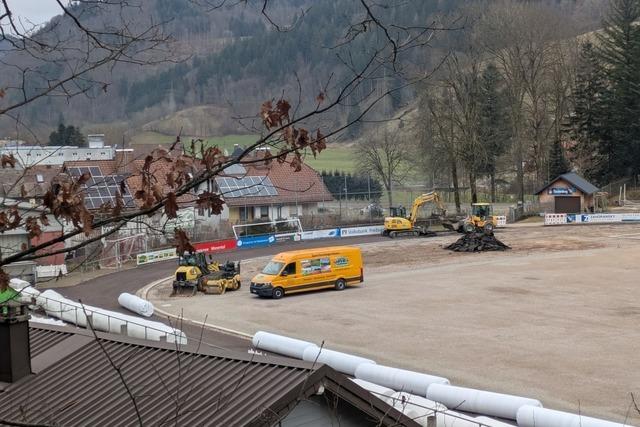 Asphalt der Laufbahn im Schnauer Jogi-Lw-Stadion wird repariert, aber in abgespeckter Form