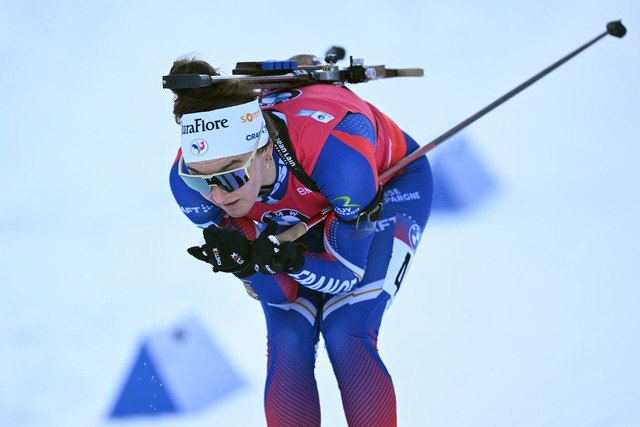 Lou Jeanmonnot feiert ihren vierten Saisonsieg.  | Foto: Sven Hoppe/dpa