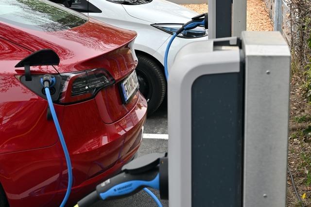 Freiburgs Regierungsprsident Carsten Gabbert und die Badenova schaffen ihre Teslas ab