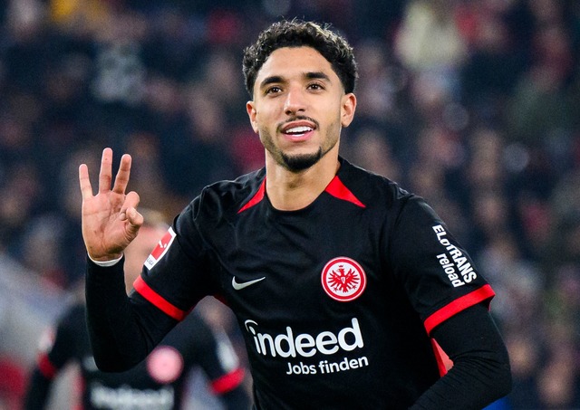 Wechselt wohl von Eintracht Frankfurt zu Manchester City: Omar Marmoush.  | Foto: Tom Weller/dpa