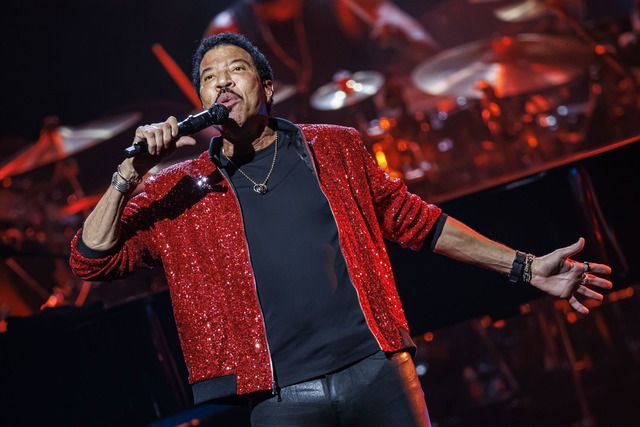 Lionel Richie erinnert sich gern an di...rieb er gemeinsam mit Michael Jackson.  | Foto: Valentin Flauraud/KEYSTONE/dpa