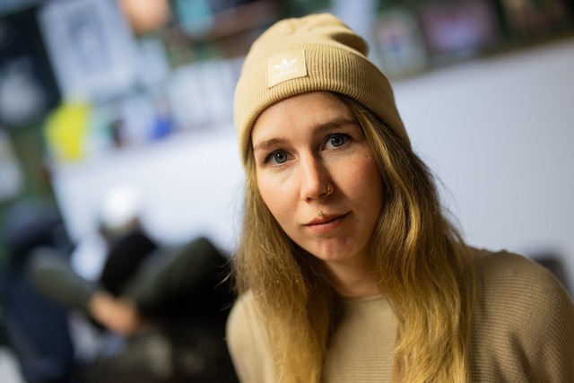 Lisa Meurer vom Tattoo-Studio "On The Rocks".  | Foto: Rolf Vennenbernd/dpa