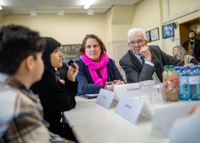 Wie kommen die geplanten Bildungsrefor...ner Grundschule in Stuttgart erfahren.  | Foto: Christoph Schmidt/dpa