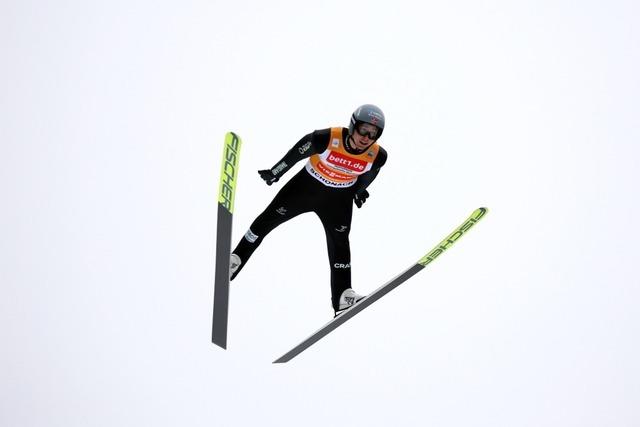 Acht Athletinnen und Athleten disqualifiziert: Licht und Schatten beim Weltcup-Auftakt der Kombinierer in Schonach