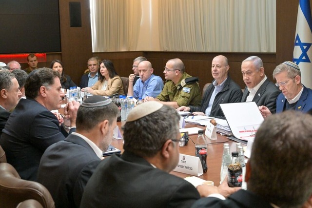 Israels Regierung hat grnes Licht fr den Waffenruhe-Deal gegeben.  | Foto: Kobi Gideon (dpa)