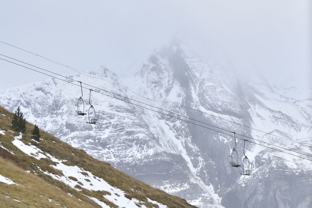 Bei einem Skilift-Unfall sind im spani...Menschen verletzt worden. (Symbolbild)  | Foto: Ver&oacute;nica Lacasa/Europa Press/AP/dpa