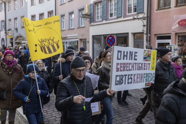 Untersttzer demonstrieren fr Domkapellmeister in Freiburg- und wollen Pause einlegen