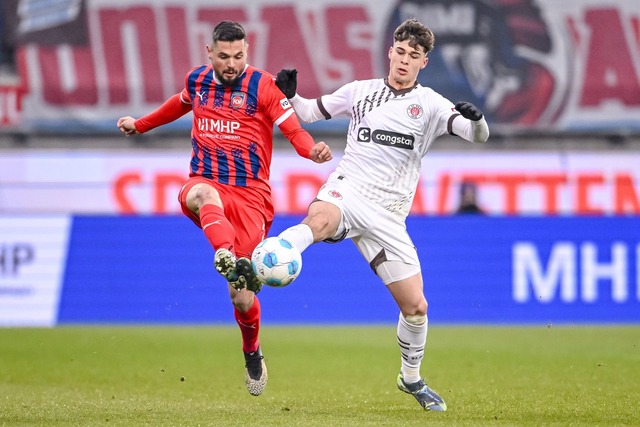 Marnon Busch und Heidenheim haben gegen St. Pauli verloren.  | Foto: Harry Langer/dpa