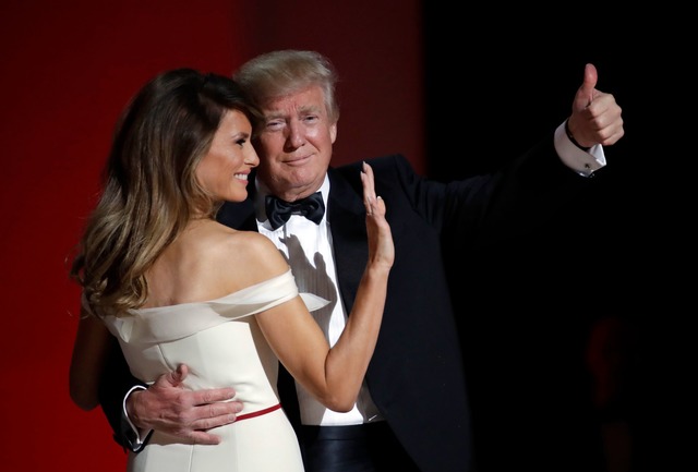 Abends gibt es festliche B&auml;lle. (Archivbild)  | Foto: Patrick Semansky/AP/dpa