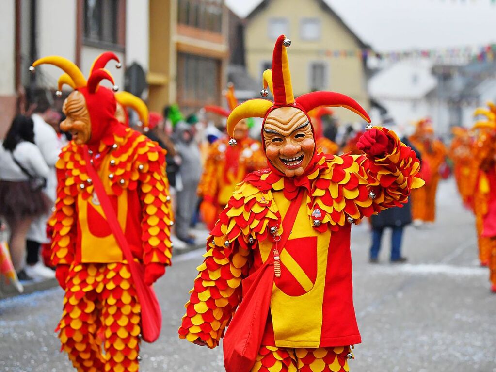 Zahlreiche Hstrger zogen am Sonntag durch die Reichenbacher Straen. Die Besucher verfolgten das bunte Treiben gutgelaunt.