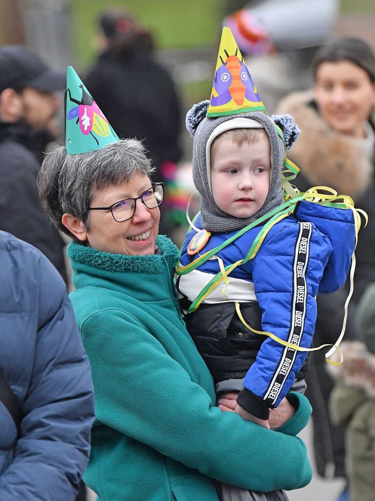 Zahlreiche Hstrger zogen am Sonntag durch die Reichenbacher Straen. Die Besucher verfolgten das bunte Treiben gutgelaunt.