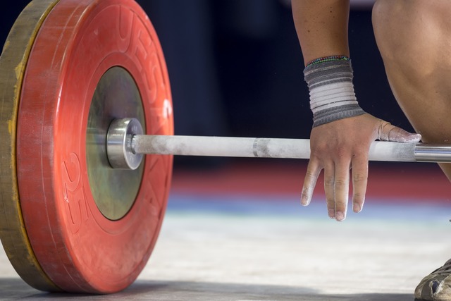 Fr die Gste aus Bbingen ging unter ...chische WM-Teilnehmerin an die Hantel.  | Foto: Ververidis/Pond5 Images (imago)