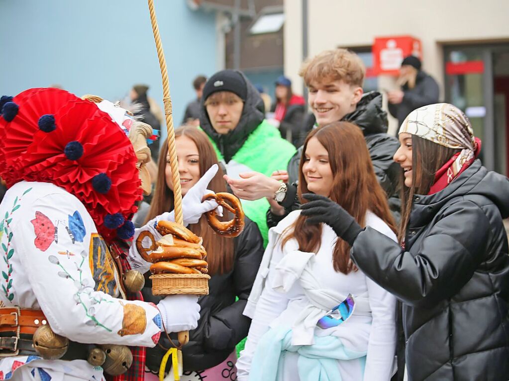 Stundenlang war Rust am Sonntagnachmittag in eine bunte Narrenhochburg verwandelt, in der fast 4000 Teilnehmer mit der Zunft den runden Geburtstag feierten.