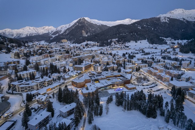 Das Treffen findet abgeschieden und un...n Schweizer Bergen statt. (Archivbild)  | Foto: Gian Ehrenzeller/KEYSTONE/dpa