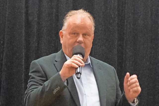 Wolfgang Riesterer,  Vorsitzender des Gewerbevereins, beim Neujahrsempfang  | Foto: Volker Mnch