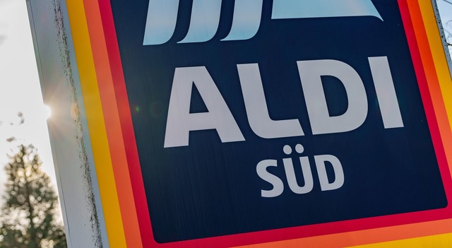 Aldi S&uuml;d hat in Deutschland rund 2000 Filialen.  | Foto: Andreas Arnold/dpa