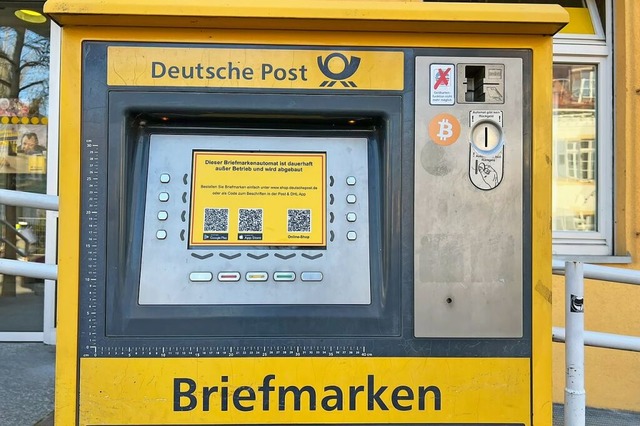 Seine Tage sind gezhlt: der Briefmarkenautomat an der Werderstrae  | Foto: Alexander Huber