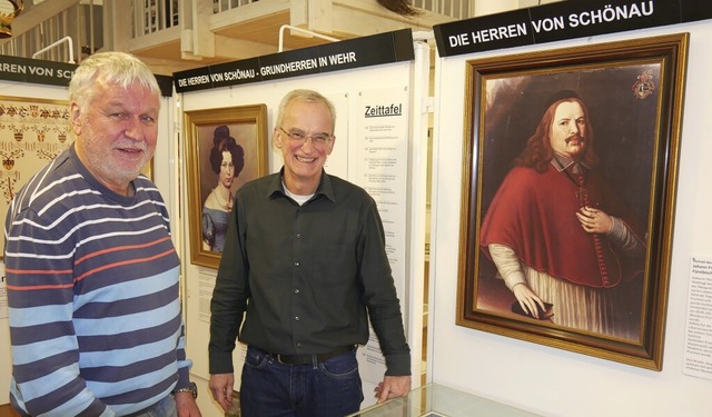 Waldemar Albiez und Dieter Walz (von l... der Familie von Schnau gewidmet ist.  | Foto: Michael Gottstein