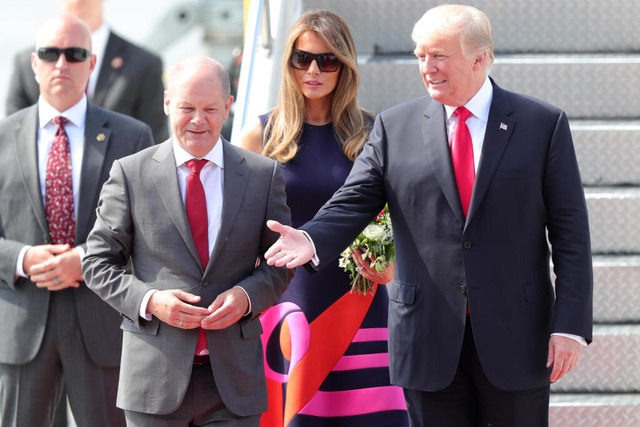 Bundeskanzler Scholz mit US-Prsident Trump im Juli 2017  | Foto: Jens Bttner (dpa)