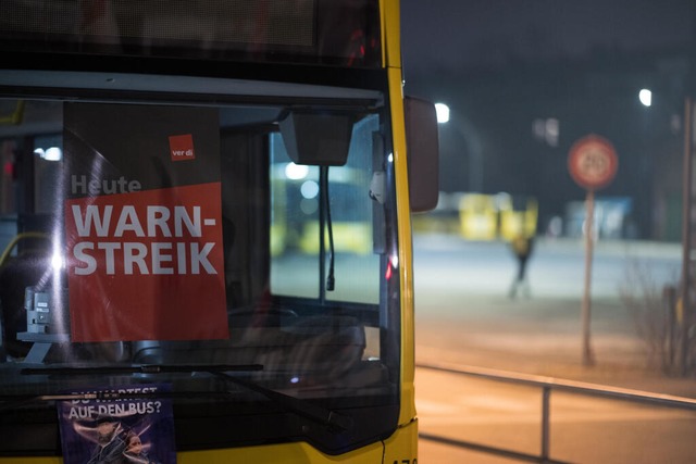 Bus-Warnstreik (Archivbild)  | Foto: Sebastian Gollnow (dpa)