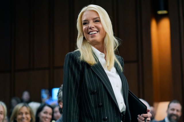 Pam Bondi soll das US-Justizministerium leiten. (Archivbild)  | Foto: J. Scott Applewhite/AP/dpa