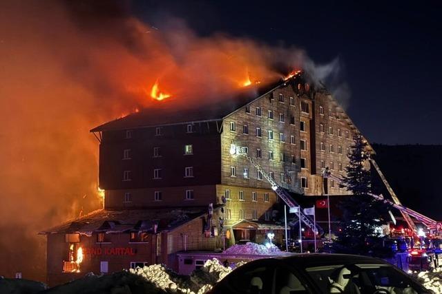 Mindestens zehn Tote bei Hotel-Brand in trkischem Skiresort