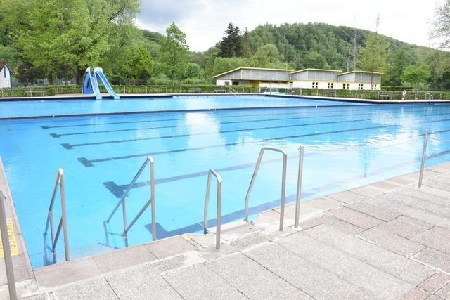 Zwei Bewerber wollen das Schwimmbad in Steinen betreiben