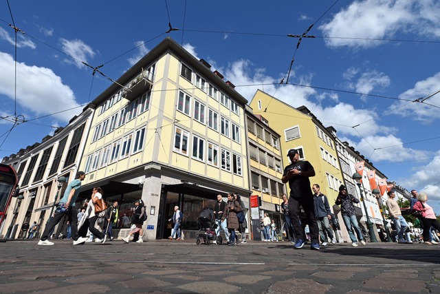 Am Bertoldsbrunnen in Freiburg kam es am Montagnachmittag zu Streit (Archivbild)  | Foto: Thomas Kunz