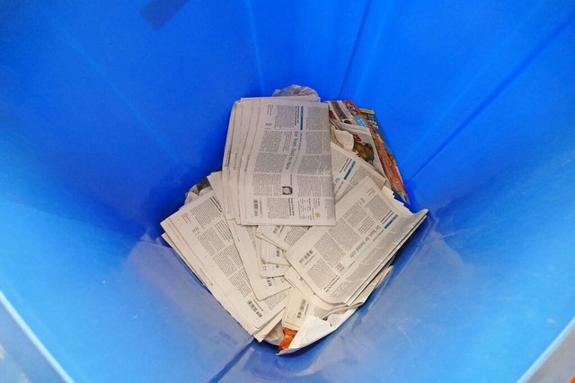 Die Einfhrung der Blauen Tonne im Lan...St. Blasien das Sammeln von Altpapier.  | Foto: Christiane Sahli