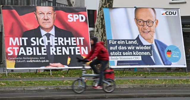 Unbekannte haben Wahlplakate in Winden und Elzach beschmiert (Symbolbild).  | Foto: Arne Dedert (dpa)