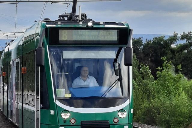 Auto kollidiert mit Tram in Weil am Rhein