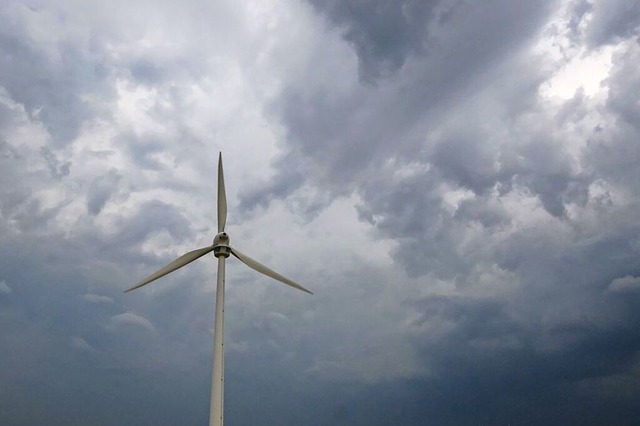 Von den Windkraft-Plänen der Gemeinde ...heim ist Schuttertal nicht begeistert. | Foto: Julian Stratenschulte (dpa) Von den Windkraft-Plänen der Gemeinde ...heim ist Schuttertal nicht begeistert. | Foto: Julian Stratenschulte (dpa)