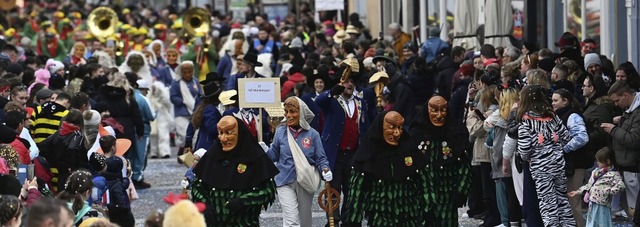 2023 zogen die Narren zum bislang letzten Mal durch die Lahrer Innenstadt.   | Foto: Wolfgang Knstle