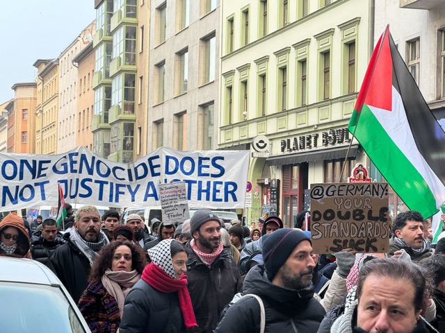 In Berlin gab es am vergangenen Samsta... Waffen f&uuml;r Israel". (Archivbild)  | Foto: Sven Kaeuler/dpa