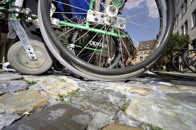 Aktionstag fr mehr Barrierefreiheit in Freiburgs Stadtzentrum