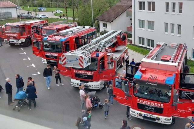 Elzach kauft neue Fahrzeuge fr die Feuerwehr und den Bauhof